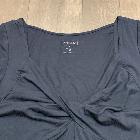 Womens Athleta V-Neck Performance Active Shortsleeve Shirt - Picture 4 of 6